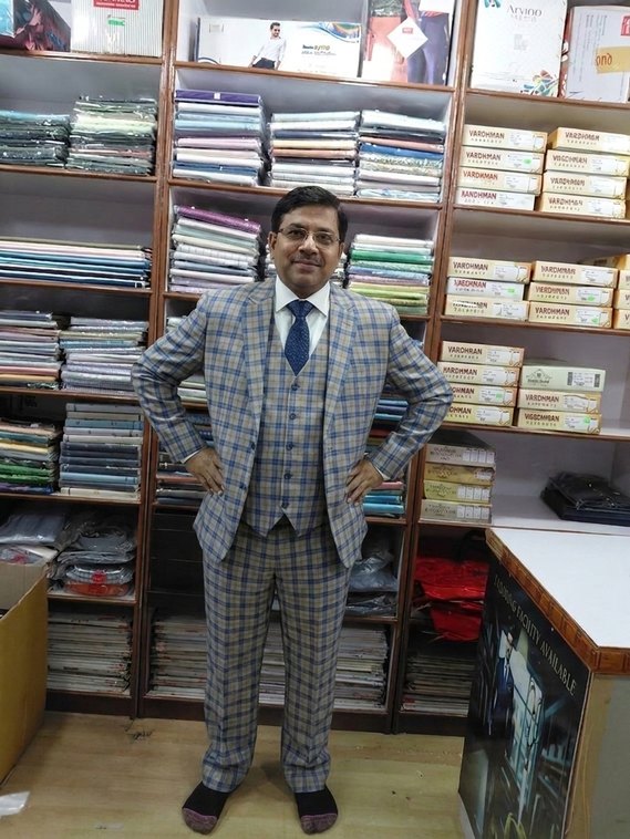 Open front 3-piece suit AI try-on
